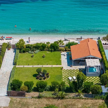 Endless Blue House *